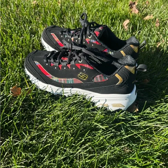 Women’s Skechers D’Lites Mountain Alps Black sneakers - Picture 2 of 10